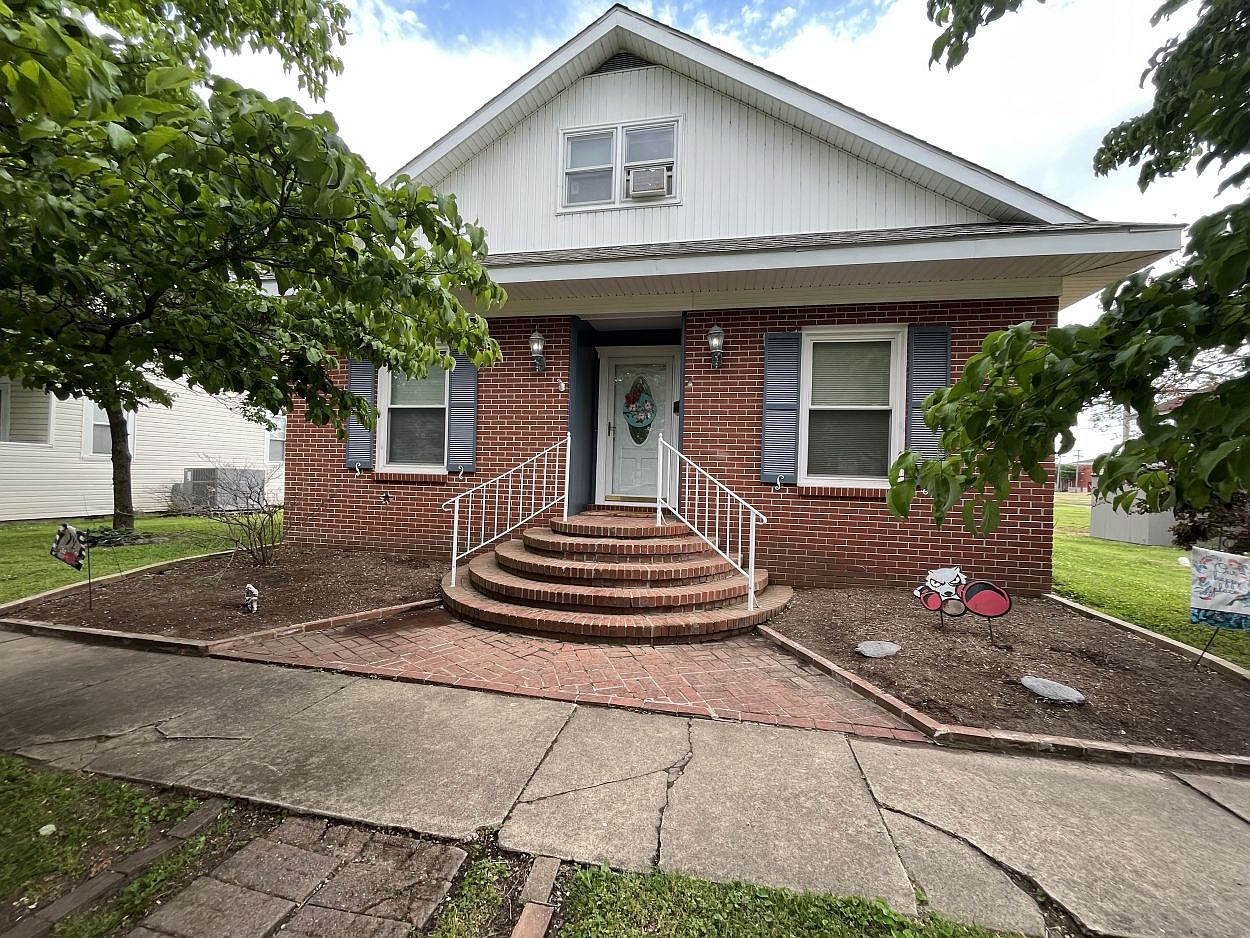 203 Hunter St, Charleston, MO 63834 Zillow