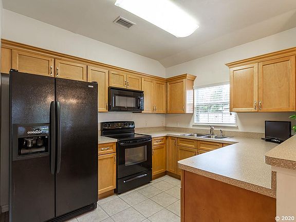 5th image of 2151 NW 76th Pl