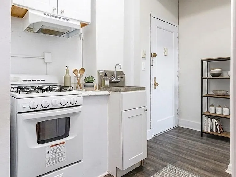 2841 Broadway #7J1 — Photo 3