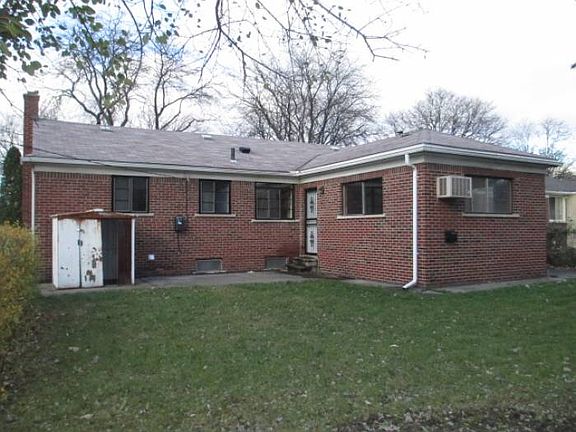 4th image of 21844 Sussex Ave