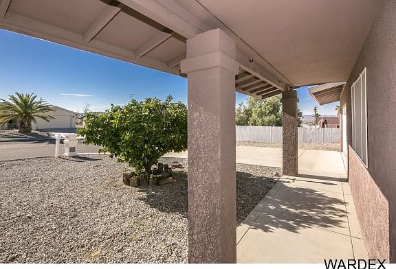 3rd image of 2913 Thistle Dr
