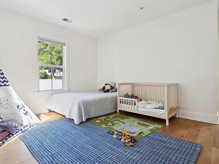 824 Toler Dr — Photo 23