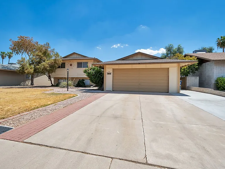 1633 E La Jolla Dr — Photo 11