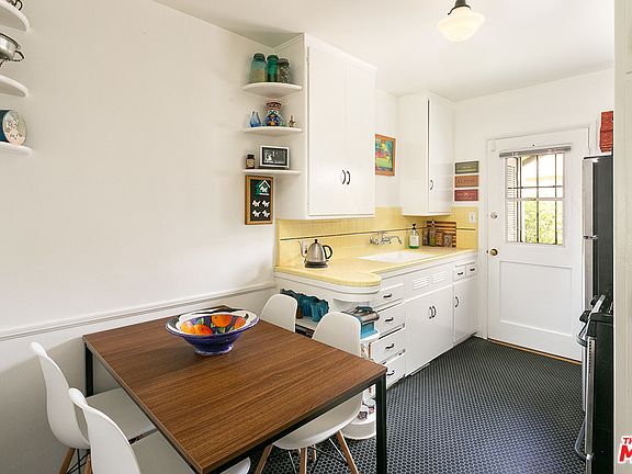 4th image of 1240 N Hollywood Way