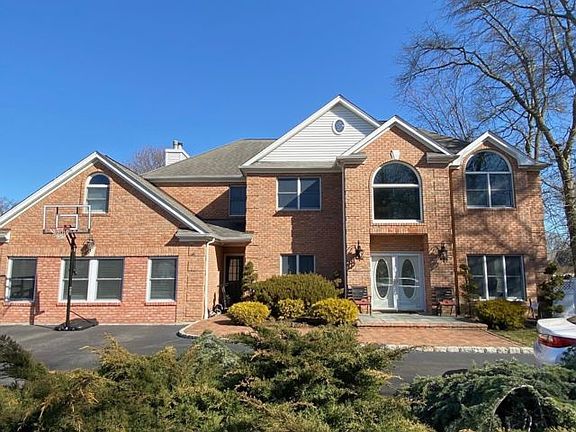 2nd image of 31 Constance Ct