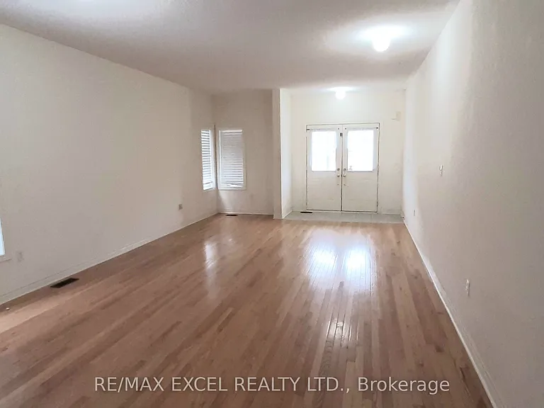 144 Greenwood Rd — Photo 2