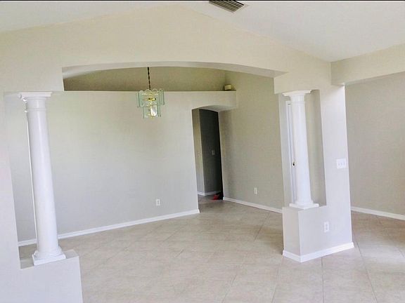 4th image of 4600 Varsity Cir