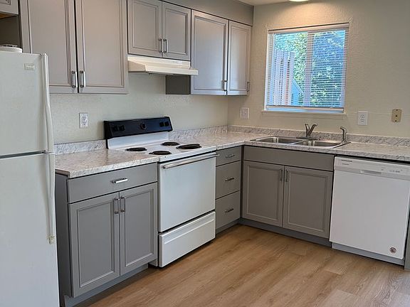 4th image of 3510 Northwest Ave APT 11