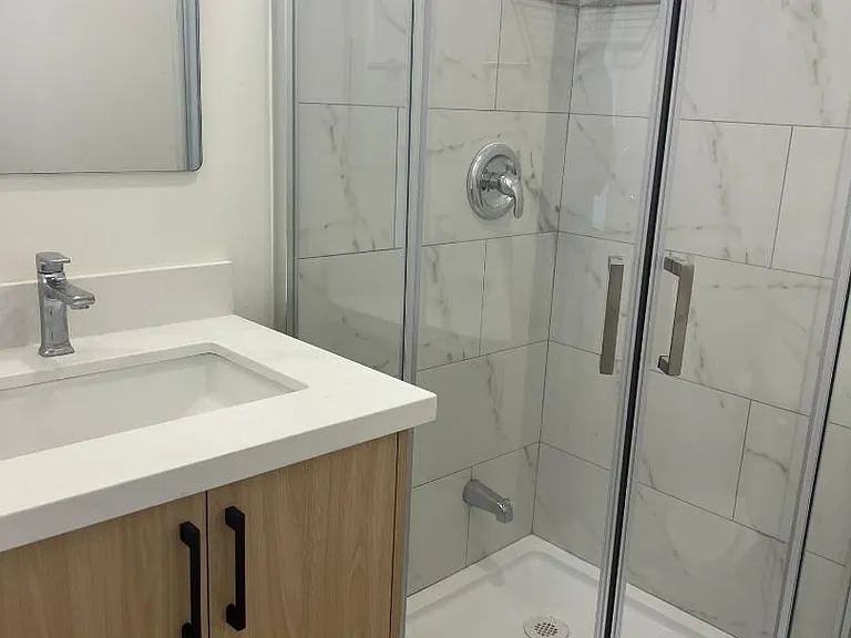 61 Gladys Rd — Photo 5
