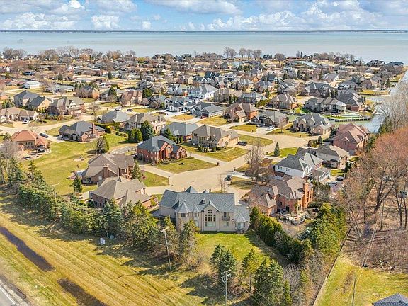 5th image of 49404 Compass Point Dr