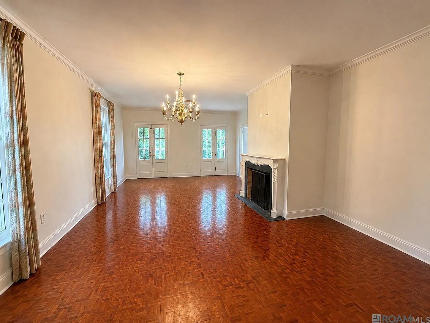 6 bed, 4990 sqft, $3,000 — Photo 4
