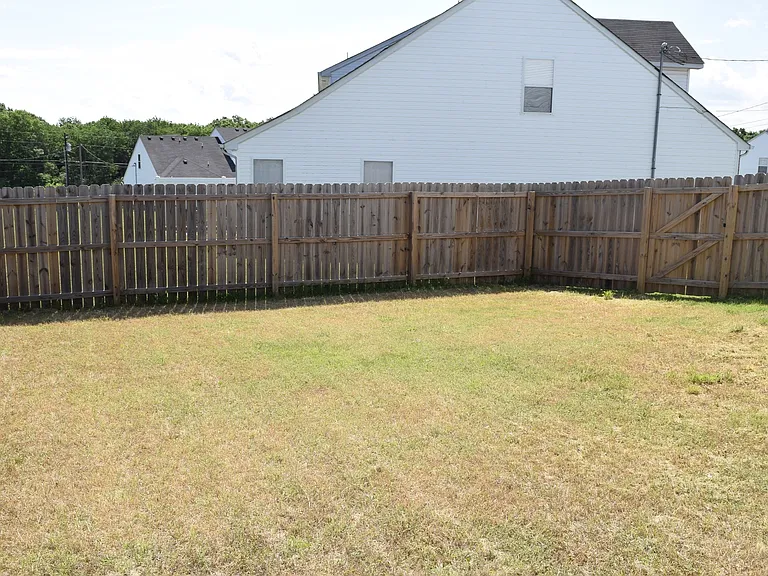919 Tapoco Ct — Photo 22