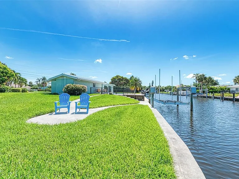 5577 Contento Dr — Photo 36