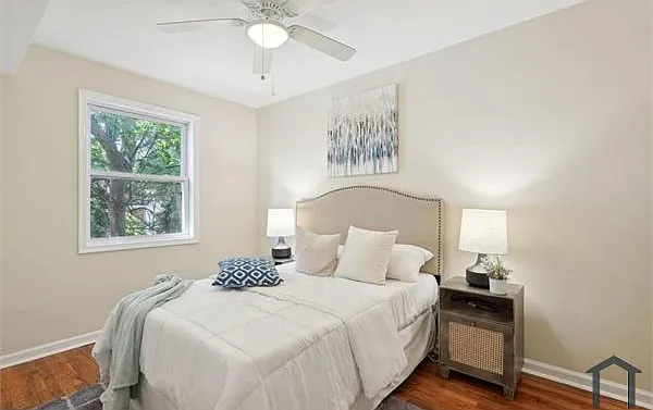 1723 Gales Pl NE — Photo 2