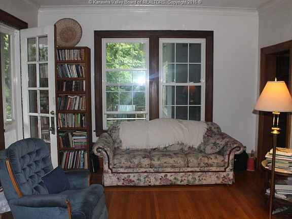 4th image of 202 29th St SE