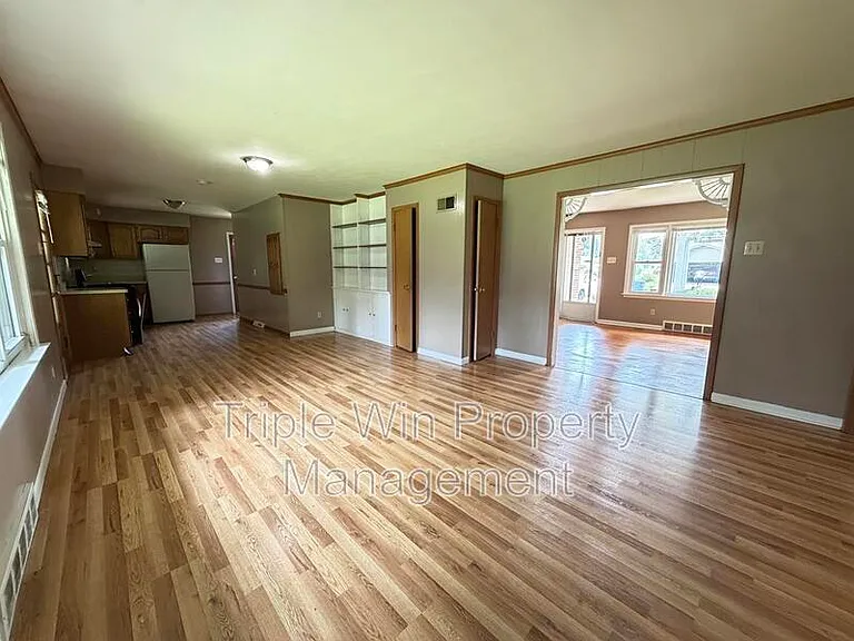 1871 Shardell Dr — Photo 11