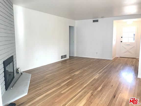 4th image of 23295 Mobile St