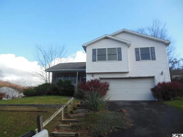 1 Liberty Dr photo 1