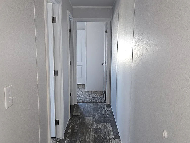200 W Hawthorne St #32 — Photo 4