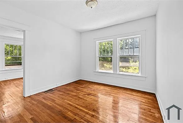 1149 15th St SW — Photo 11