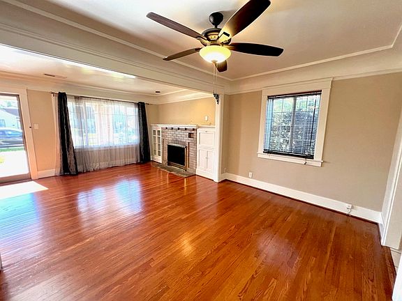 5th image of 2909 Front St