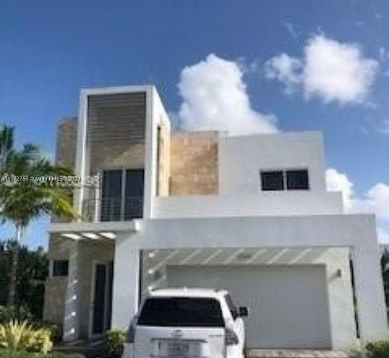 1st image of 10342 NW 67th Ter