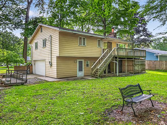 3rd image of 991 Cheboygan Dr
