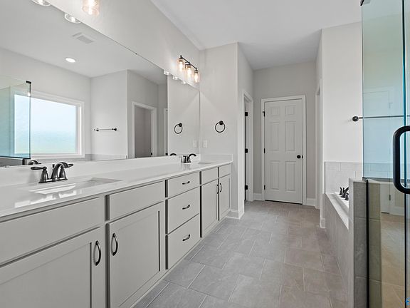 4th image of 29258 Crawfish Dr