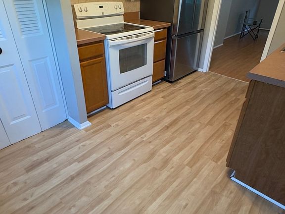 3rd image of 1613 Forest Hill Ct