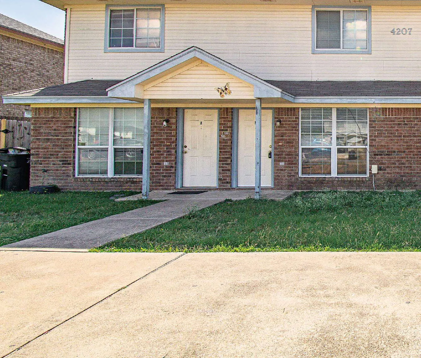 2 bed, 1.5 bath, 1000 sqft, $700 — Photo 1