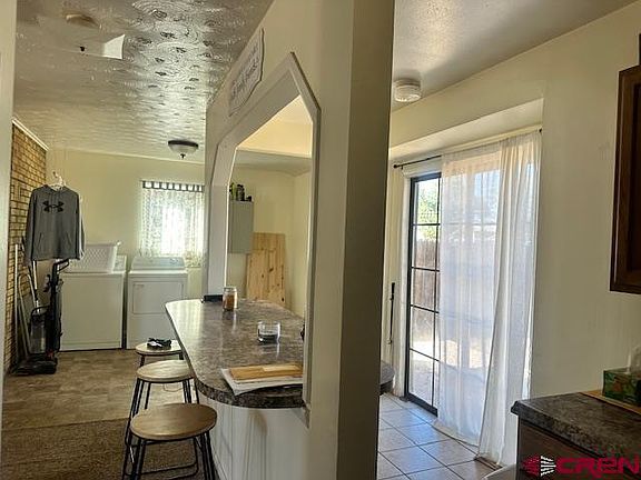 3rd image of 726 E 3rd Street