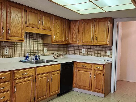 2nd image of 1109 Snowshoe Trl APT 15