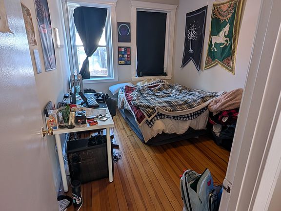 4th image of 70 Joy St APT 8