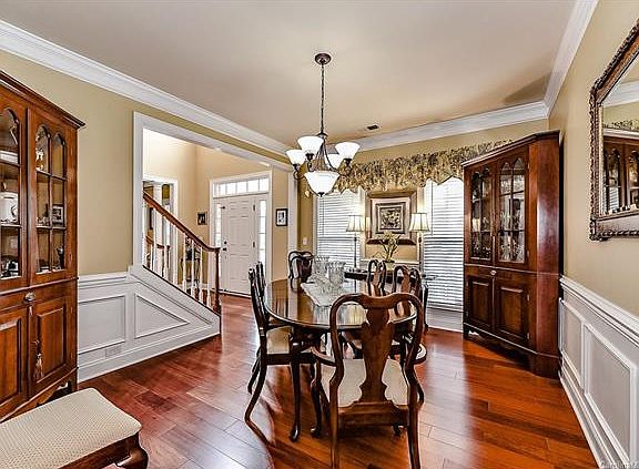 5th image of 7608 Meadow Grove Dr