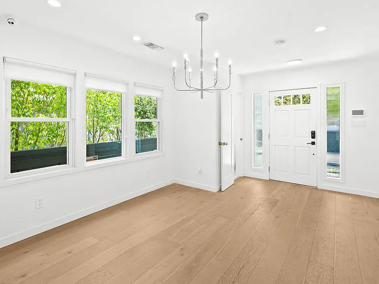 9007 David Ave — Photo 8