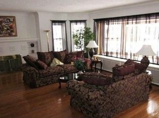 8430 S Blackstone Ave, Chicago, IL