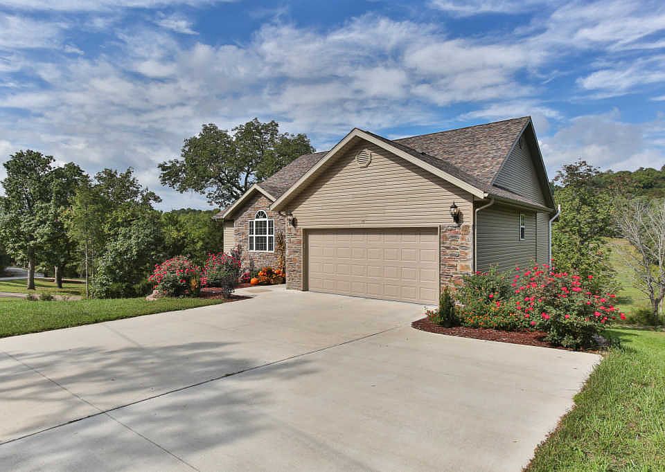 1st image of 14 Golfcrest Cir