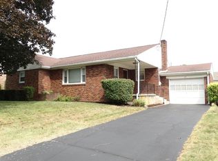 28 E Swartzville Rd, Denver, PA 17517