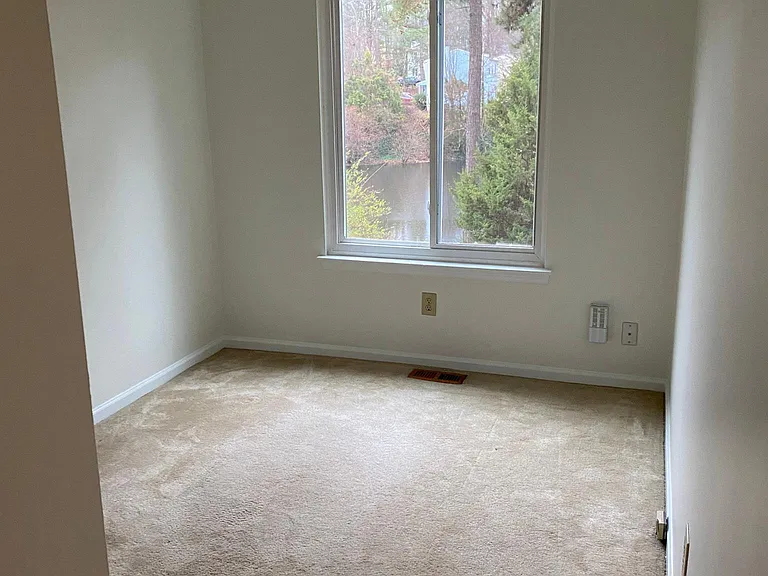 104 Wyatts Pond Ln — Photo 11