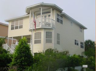 500 Bay Dr S, Bradenton Beach, FL 34217