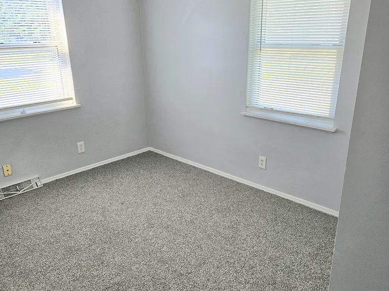7035 Paxton Rd — Photo 10