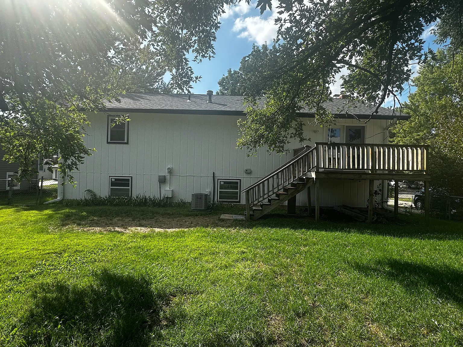 3 bed, 1276 sqft, $2,400 — Photo 2