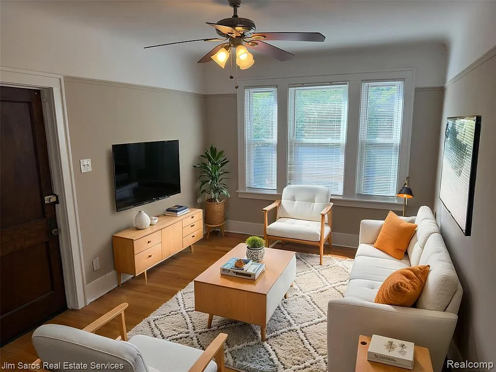 2 bed, 900 sqft, $1,250 — Photo 2