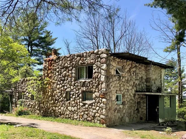 115 Schuyler Road, Cragsmoor, NY 12420