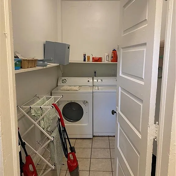 2227B Joseph St — Photo 12