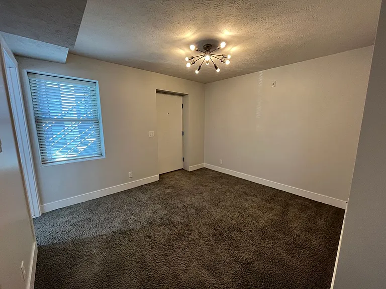 628 Park Ave — Photo 46