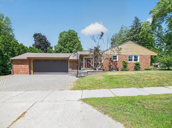 876 Riverside Dr, Portland, MI 48875