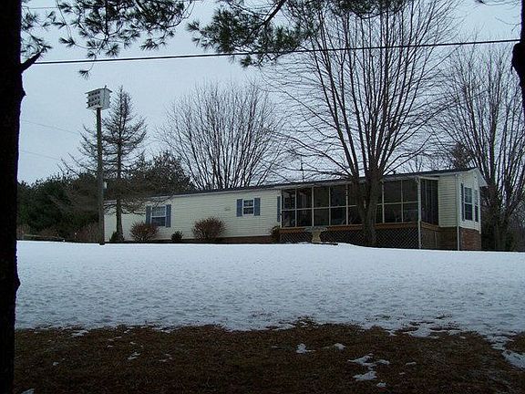 2nd image of 19 Cady Kim Ln