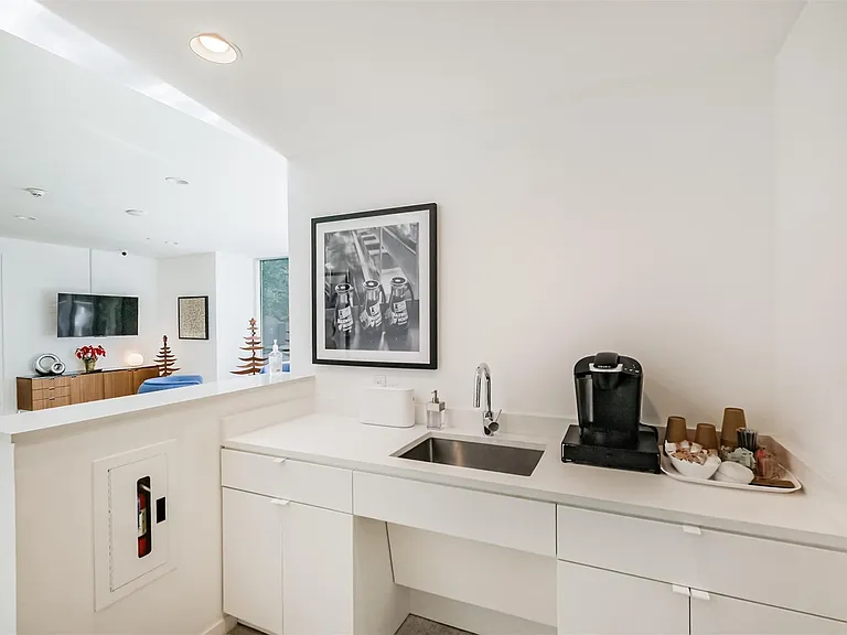 3614 Montrose Blvd #203 — Photo 27