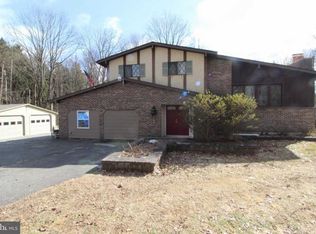 17 Crag Ln, Boyertown, PA 19512